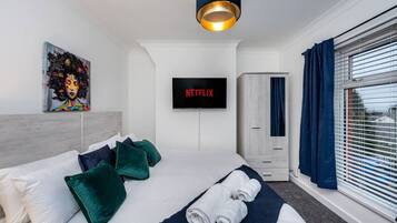 Iron/ironing board, travel cot, WiFi, bed sheets