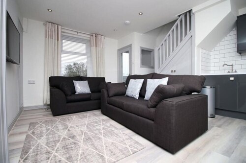 3 Beds • Parking • Near Morriston Hospital