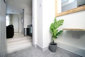 Interior - 3 Beds • Parking • Near Morriston Hospital (Morriston)