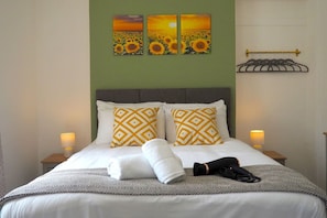 Iron/ironing board, travel cot, WiFi, bed sheets