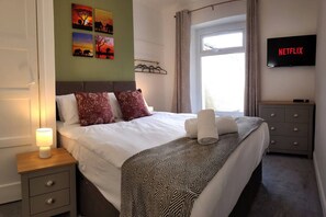 Iron/ironing board, travel cot, WiFi, bed sheets