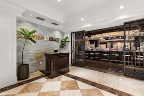 Bar (on property) - Ocean Front Presidential Suite | Beachside Resort (Key West)
