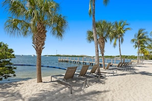 On the beach - Ocean Front Presidential Suite | Beachside Resort (Key West)
