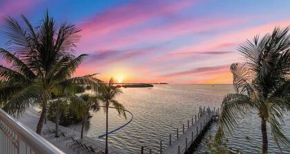 Ocean Front Suite | Beachside Resort