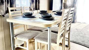 House, 2 Bedrooms, Balcony | Dining room