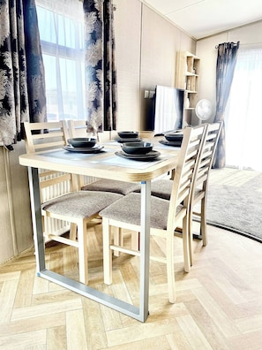 House, 2 Bedrooms, Balcony | Dining room - Elegant 2 Bed One and Half Bath Caravan (Northampton)