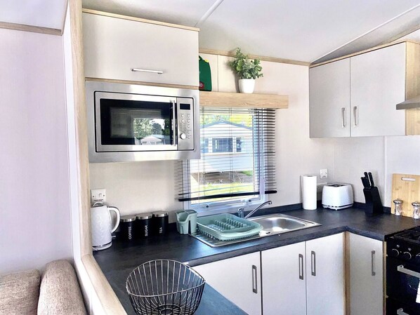 House, 2 Bedrooms, Balcony | Interior