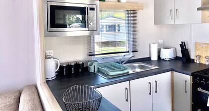 Elegant 2 Bed One and Half Bath Caravan