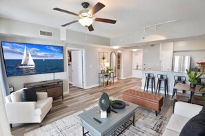 TV - Beachfront Renewed Apartment on Panama City FL (Panama City Beach)