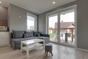 TV, offices - Stylish Apartment | Mountain View, Balcony, Parking (Szklarska Poręba)