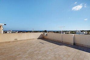 Terrace/patio - Apartment 'Giallo' with Terrace, Wi-Fi and Air Conditioning (San Vito Lo Capo)
