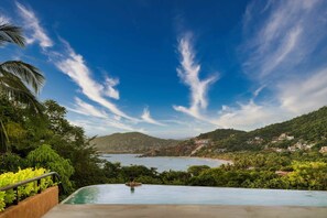 Indoor pool - Luxury Livving Steps from La Ropa - 2Br 2 Bath (Zihuatanejo)