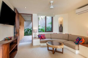 Smart TV - Luxury Livving Steps from La Ropa - 2Br 2 Bath (Zihuatanejo)