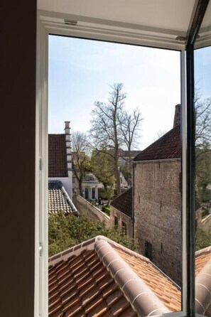 Kahden hengen deluxe-huone, näköala kanavalle | Sisätilat