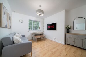 Smart TV - Soothing 2-bedroom apartment in the heart of London (London)