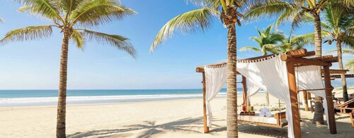 Your Dream Vacation Awaits at our Beachfront Villa