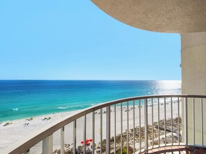 Property grounds - Wonderful Gulf Front Condo at Hidden Dunes (Miramar Beach)