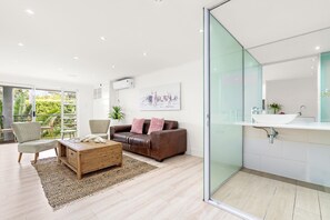 Apartment (0 Bedroom) | Interior - The Oceana (Cape Town)