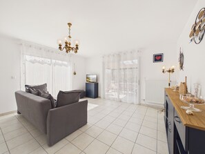 TV - Beautiful house for 4 with garden (La Turballe)