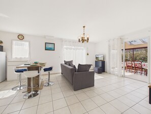 TV - Beautiful house for 4 with garden (La Turballe)