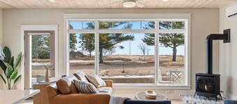 Gorgeous Lakeview Main Floor 2BR Retreat