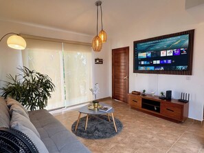 Smart TV - Minimalism Apartment at Ixtapa Zihuatanejo (Ixtapa Zihuatanejo)