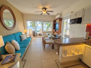 Dining - Luxury Beachfront Condo at Iguana-Ixtapa (Ixtapa)