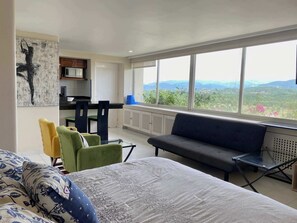 1 bedroom, iron/ironing board, free WiFi, bed sheets - Elegant Beachfront Studio in Monarca Ixtapa (Ixtapa)