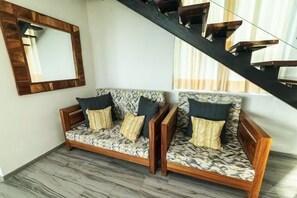 Interior - Oceanfront house with pool · Best Sunset (Aticama)