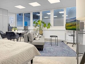 Room - Gesamte Unterkunft · 3 Privatzimmer · Parkplatz (Nürtingen)