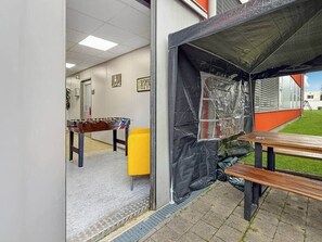 Outdoor dining - Gesamte Unterkunft · 3 Privatzimmer · Parkplatz (Nürtingen)