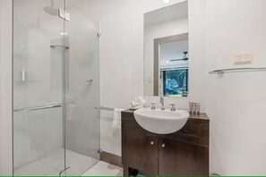 Bathroom - McLaren Flat Studio (McLaren Flat)