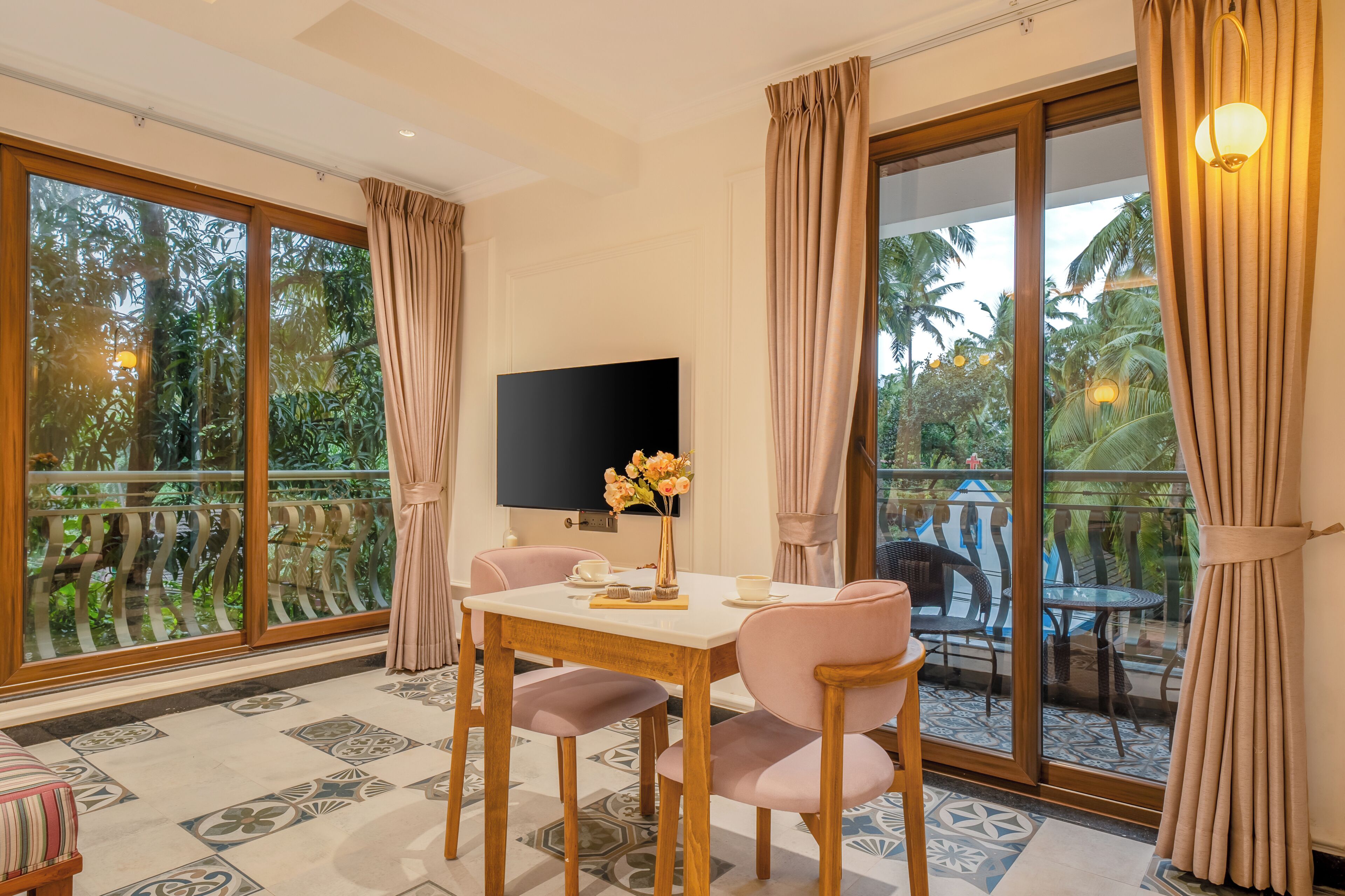 Apartment, 2 Bedrooms, Balcony | Dining