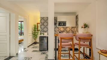 Apartment, 2 Bedrooms, Balcony | Interior