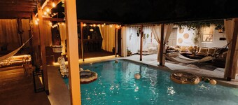 Spacious 5-bedroom house in charming Orlando with AC