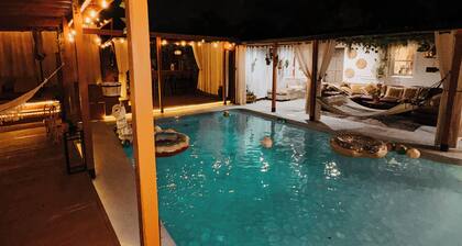 Spacious 5-bedroom house in charming Orlando with AC