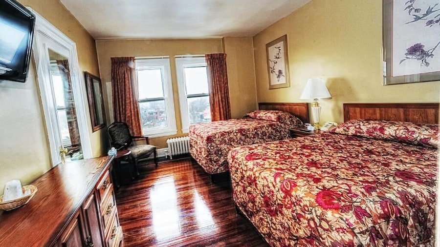 Lenox Hotel and Suites