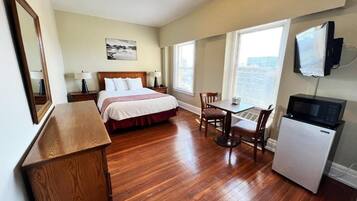 Basic Double Room, 1 Queen Bed, Non Smoking, City View | Iron/ironing board, free WiFi