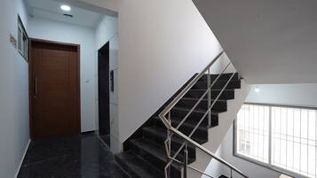 Deluxe Double Room, Patio, City View | Interior