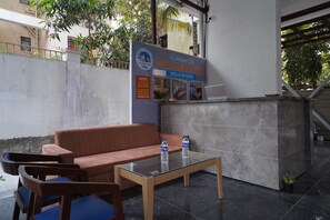 Deluxe Double Room, Patio, City View | Lobby - PALMERA INN (Pune)