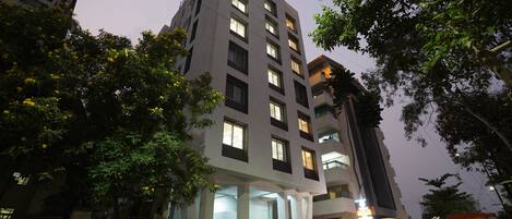 Chambre Deluxe double, patio, vue sur la ville | Extérieur