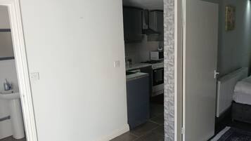 Family Apartment, Multiple Beds, Private Bathroom, Garden View | Interior