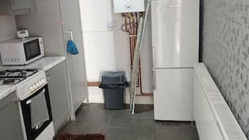 Family Apartment, Multiple Beds, Private Bathroom, Garden View | Private kitchen