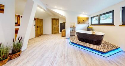 Holiday Home 'Apart Hennewinkl' with Mountain View, Balcony & Wi-Fi