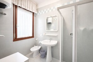 Douche, bidet