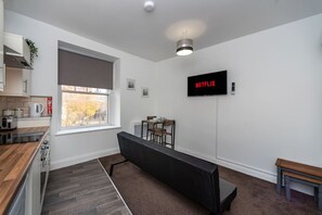 Fridge, microwave, oven, stovetop - Contractor Room • Kitchen • Central Spot (Neath)