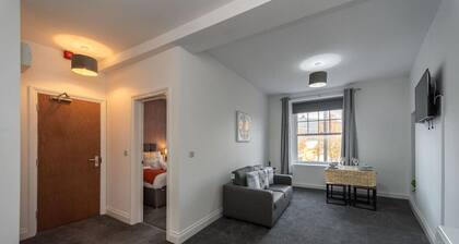 Contractor Room • Kitchen • Central Spot