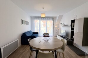 TV - La Perle Bleue, apartment for 4 people with parking and balcony (Le Crotoy)