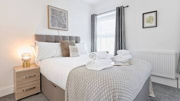 Desk, iron/ironing board, travel cot, WiFi