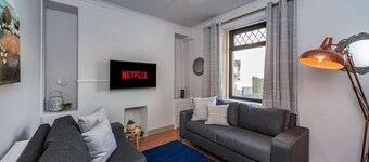 5 Bed Home • Parking • Ideal for Contractors